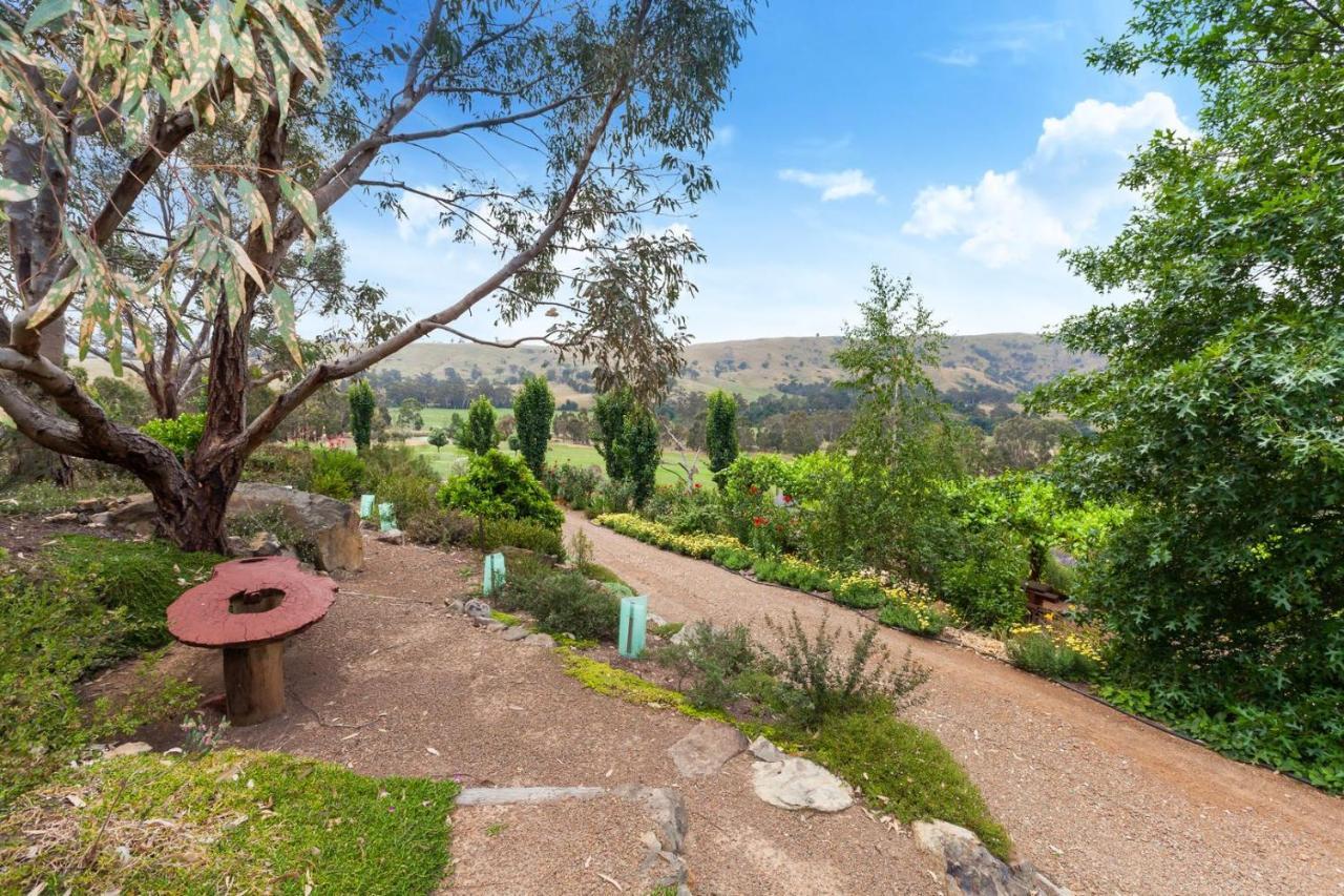 Strawbale Cottage - Wingspread Garden Strath Creek Exteriér fotografie